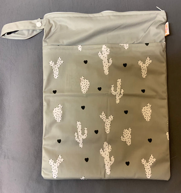 Wet, dry zipper bag